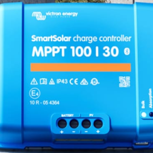 SmartSolar MPPT 100/30 Solar Charger SCC110030210